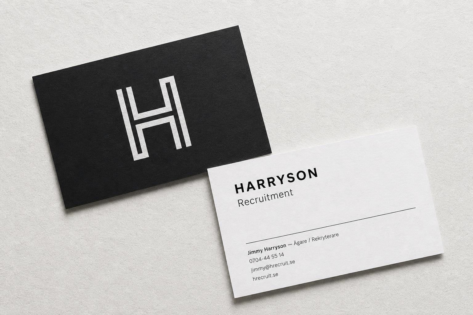 Förslag på visitkort för Harryson Recruitment i svart och vitt